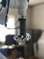 Uyenotecnica's handling equipment for robots
